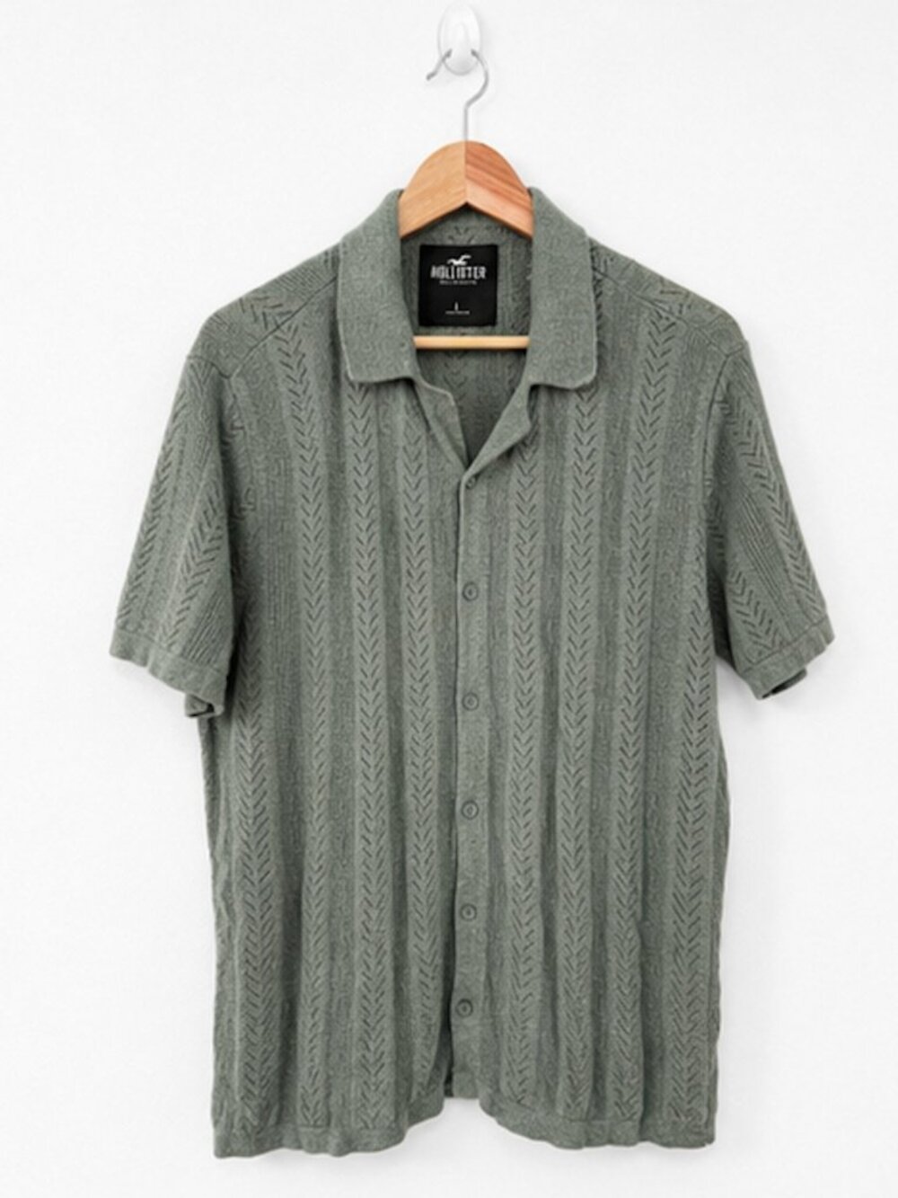 Hollister Men’s Green Knit Button-Up Shirt – Size L